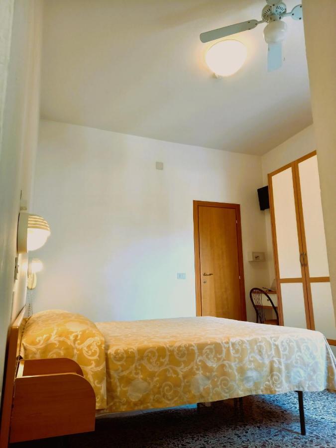 Hotel Casadei Rimini Exterior photo